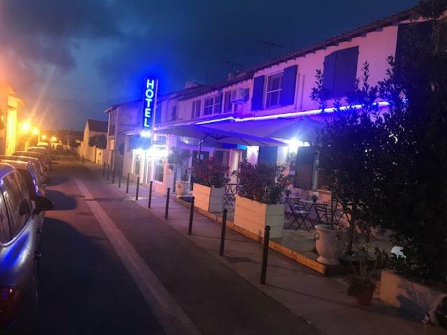 Le Castelet Hotel Saintes-Maries-de-la-Mer Luaran gambar