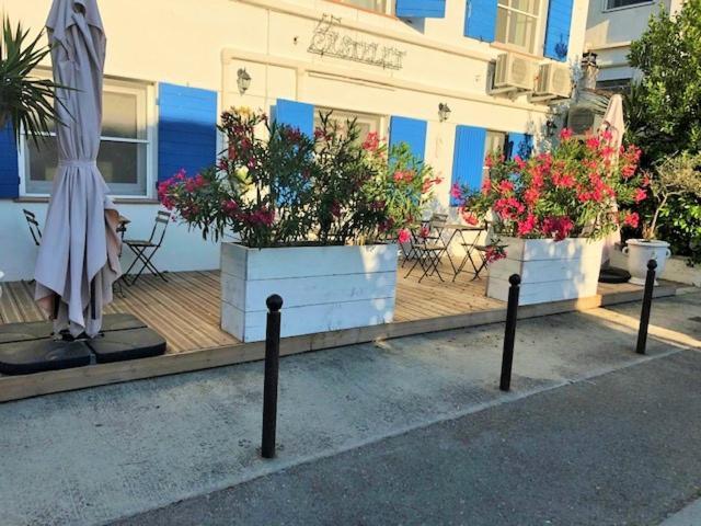 Le Castelet Hotel Saintes-Maries-de-la-Mer Luaran gambar
